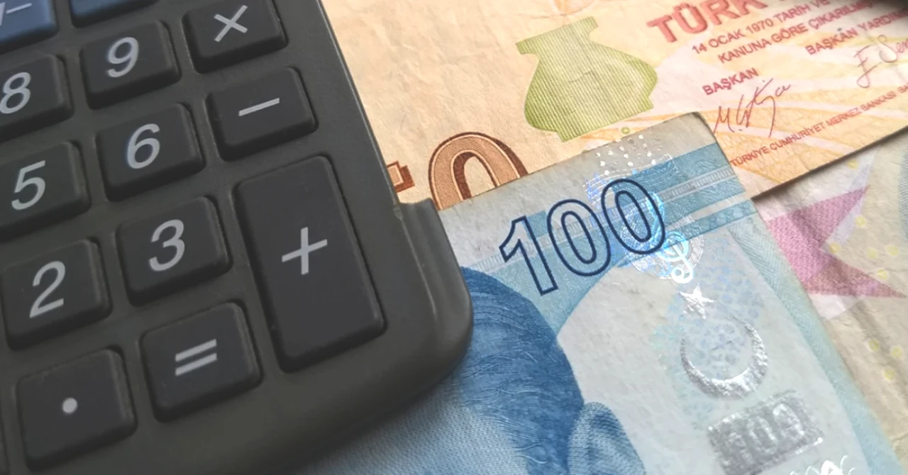 Bankalar 2025 Ekim'de Yüksek Mevduat Faiz Oranlarıyla Rekabet Ediyor! İşte Güncel Yüzde Yüz Faiz Rakamları